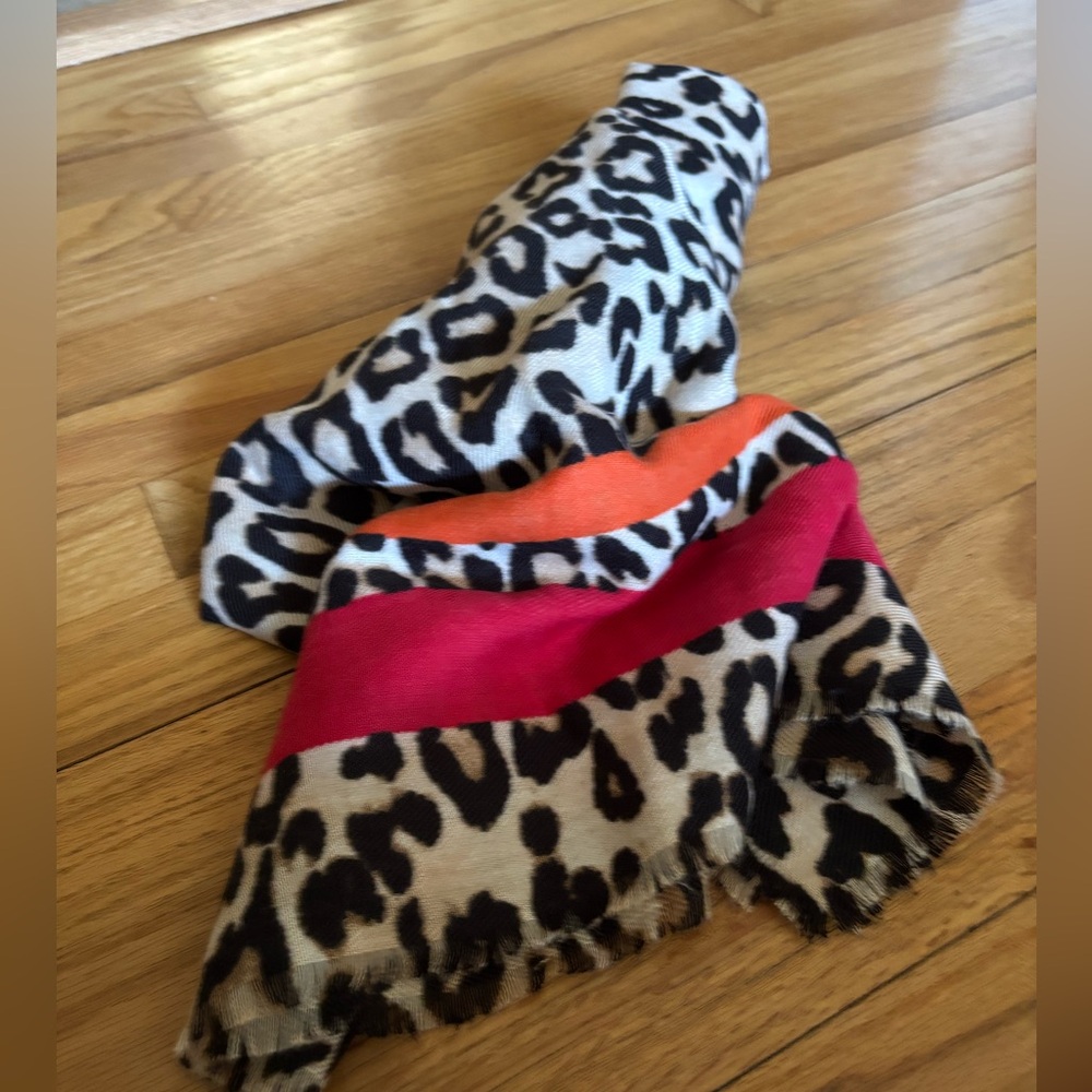 CHICOS soft knit  LEOPARD scarf RED & ORANGE accent stripes